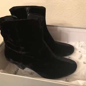 Umberto Raffini Booties Women's Velvet Size EU 39